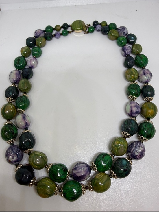 Jewelry - Vintage Green & Purple Lucite Beaded Necklace